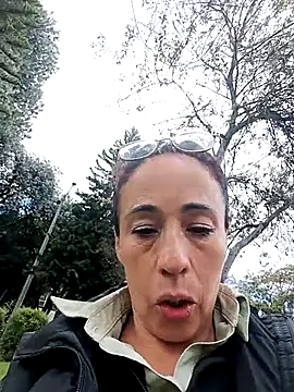 Snapshot of Coeur_de_luxure chatting on 11/28/25, 03:25 Coeur de luxure online show from 11/28/25, 03:25