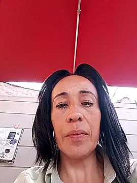 Snapshot of Coeur_de_luxure chatting on 12/19/25, 06:15 Coeur de luxure online show from 12/19/25, 06:15