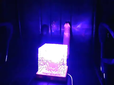 Snapshot of PreetyKitten chatting on 12/14/25, 02:11 PreetyKitten online show from 12/14/25, 02:11