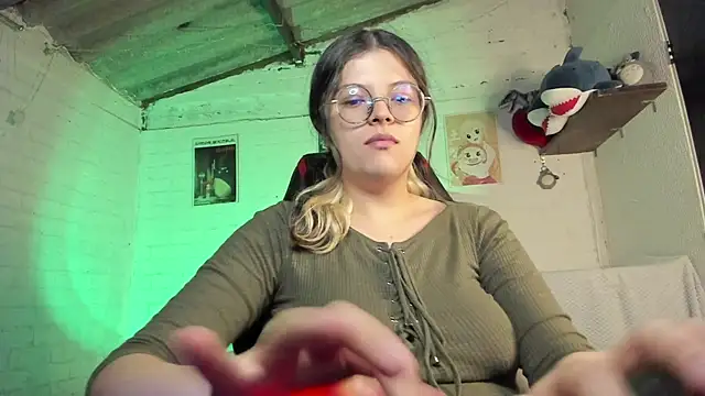 Emily  katz online show from 09/12/25, 10:54