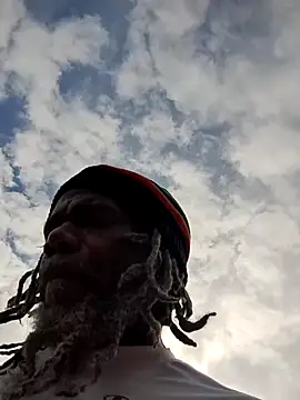 Snapshot of KingSlim56 chatting on 10/04/25, 10:19 KingSlim56 online show from 10/04/25, 10:19