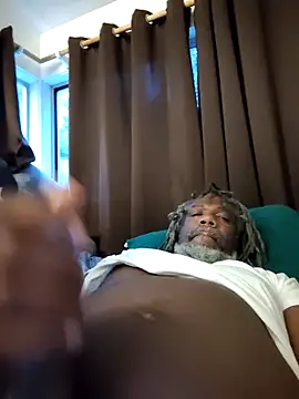 Snapshot of KingSlim56 chatting on 11/22/25, 11:48 KingSlim56 online show from 11/22/25, 11:48