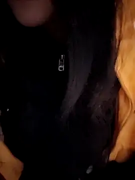 Snapshot of ElaRuil69 chatting on 10/11/25, 03:17 ElaRuil69 online show from 10/11/25, 03:17