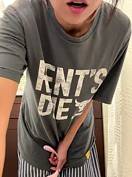 Snapshot of skybeatrice7 chatting on 09/17/25, 03:19 skybeatrice7 online show from 09/17/25, 03:19