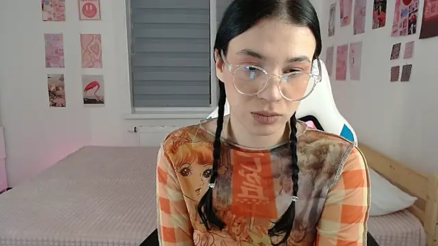 Karina Hendrick online show from 03/11/25, 03:37