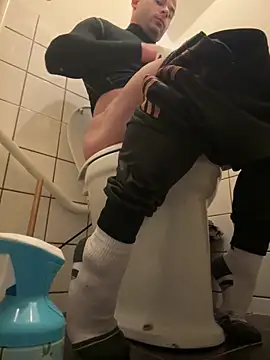 Snapshot of pesyelisa chatting on 02/25/25, 03:05 pesyelisa online show from 02/25/25, 03:05