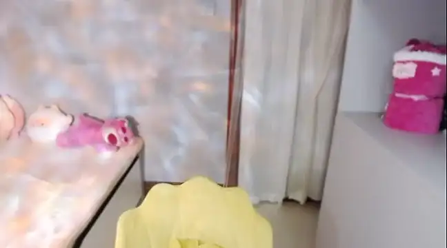 Snapshot of A_dabo chatting on 03/06/25, 06:08 A dabo online show from 03/06/25, 06:08