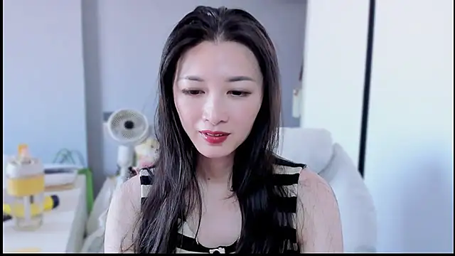 Snapshot of A_dabo chatting on 11/16/25, 07:58 A dabo online show from 11/16/25, 07:58