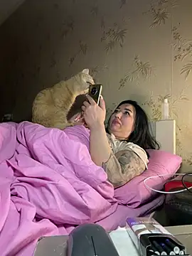 Naughtbaby 2025 online show from 04/07/26, 12:00