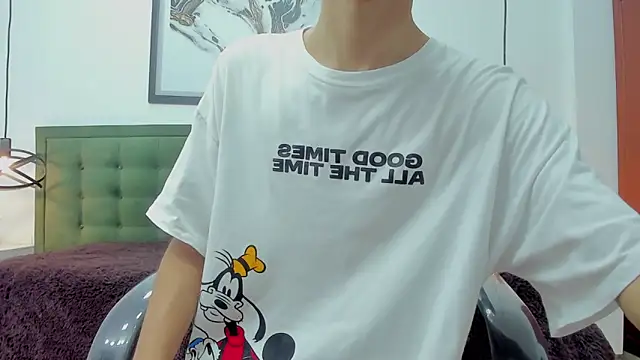 Snapshot of Johann_sex chatting on 10/07/25, 05:43 Johann sex online show from 10/07/25, 05:43