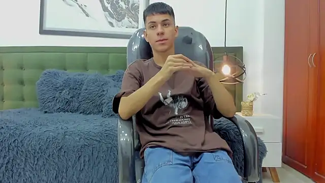 Snapshot of Johann_sex chatting on 11/26/25, 03:13 Johann sex online show from 11/26/25, 03:13