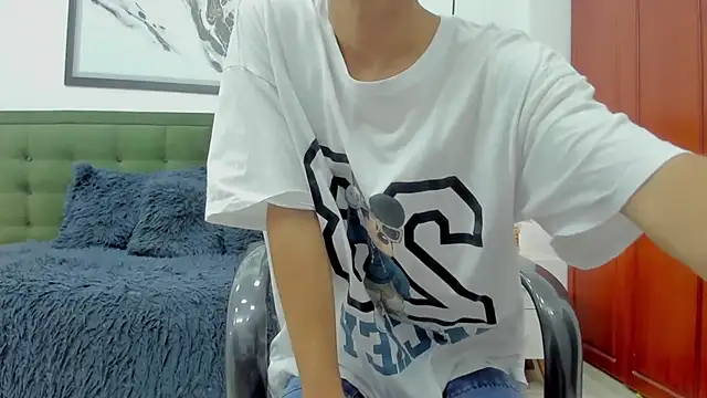 Snapshot of Johann_sex chatting on 12/05/25, 05:31 Johann sex online show from 12/05/25, 05:31