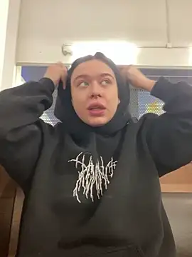 AlishaPrettyBlade online show from 02/17/25, 06:20