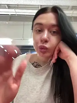 AlishaPrettyBlade online show from 03/04/25, 06:37