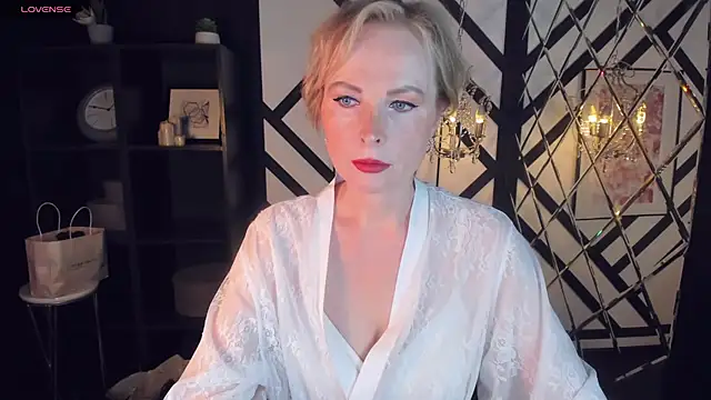 Snapshot of Sandra_Kind chatting on 02/21/25, 05:35 Sandra Kind online show from 02/21/25, 05:35