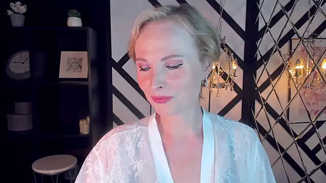 Snapshot of Sandra_Kind chatting on 02/24/25, 08:49 Sandra Kind online show from 02/24/25, 08:49
