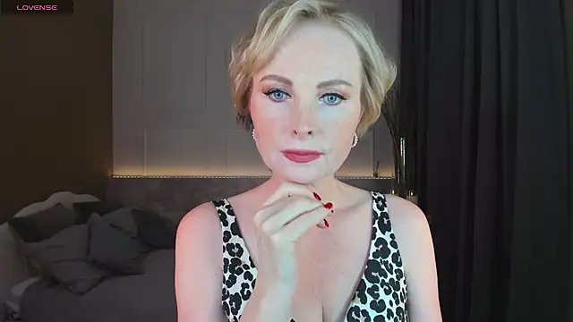 Snapshot of Sandra_Kind chatting on 02/26/25, 05:31 Sandra Kind online show from 02/26/25, 05:31