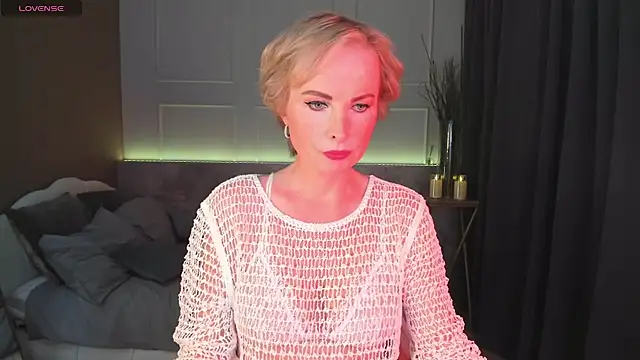 Snapshot of Sandra_Kind chatting on 03/05/25, 05:29 Sandra Kind online show from 03/05/25, 05:29