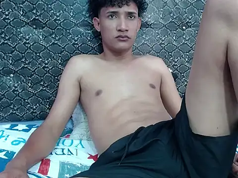 Boy coll online show from 10/02/25, 03:24