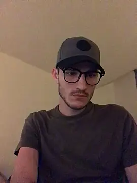 Snapshot of yoyoboy988 chatting on 03/09/25, 07:26 yoyoboy988 online show from 03/09/25, 07:26