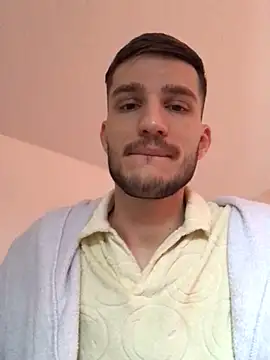 Snapshot of yoyoboy988 chatting on 03/18/25, 02:59 yoyoboy988 online show from 03/18/25, 02:59