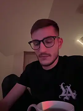 Snapshot of yoyoboy988 chatting on 03/19/25, 09:05 yoyoboy988 online show from 03/19/25, 09:05