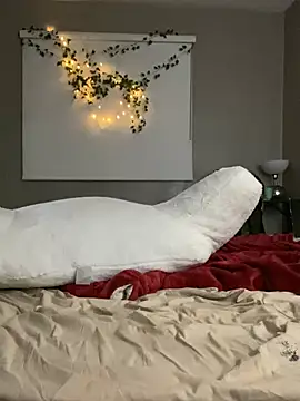 Snapshot of PersianCream77 chatting on 02/21/25, 10:07 PersianCream77 online show from 02/21/25, 10:07