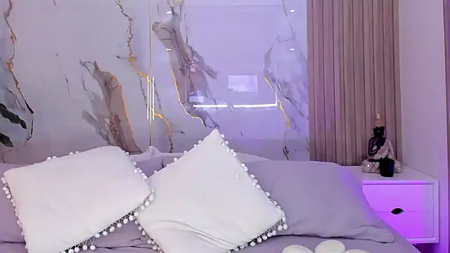 miss martiina online show from 01/08/26, 04:04