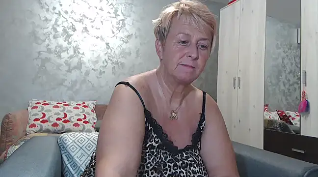 Snapshot of RosesandLillies chatting on 01/30/25, 05:49 RosesandLillies online show from 01/30/25, 05:49