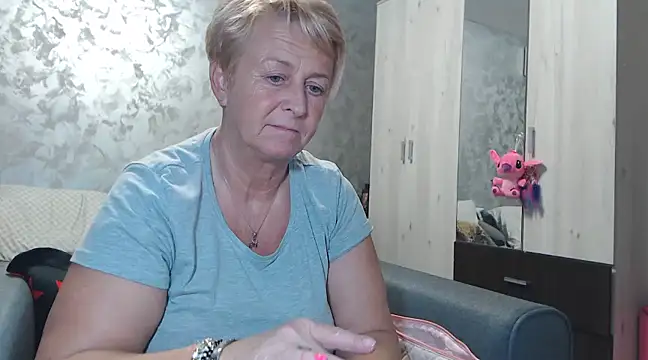 Snapshot of RosesandLillies chatting on 02/12/25, 05:16 RosesandLillies online show from 02/12/25, 05:16