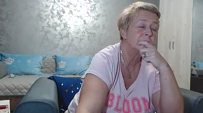 Snapshot of RosesandLillies chatting on 03/07/25, 04:55 RosesandLillies online show from 03/07/25, 04:55