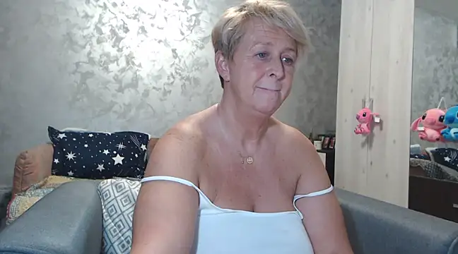 Snapshot of RosesandLillies chatting on 03/20/25, 08:29 RosesandLillies online show from 03/20/25, 08:29