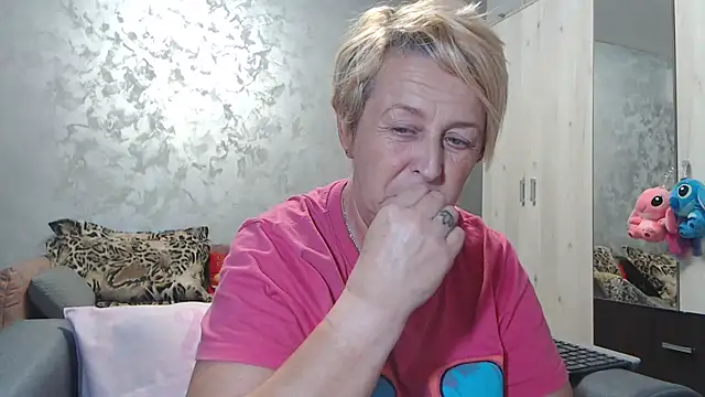 RosesandLillies online show from 10/26/25, 03:40