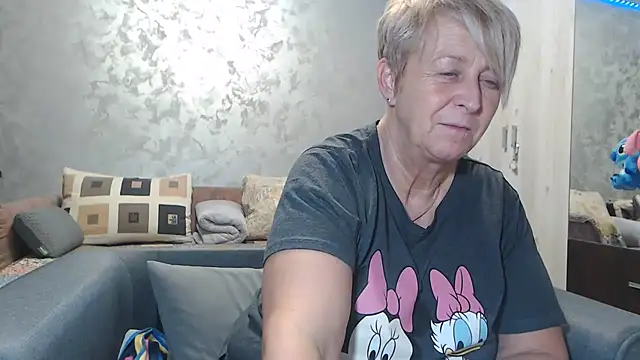 RosesandLillies online show from 02/17/26, 06:14