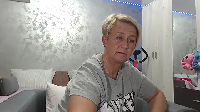 RosesandLillies online show from 04/12/26, 05:07