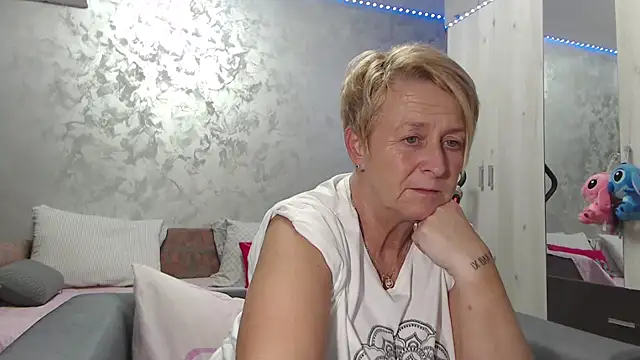 RosesandLillies online show from 04/15/26, 05:09