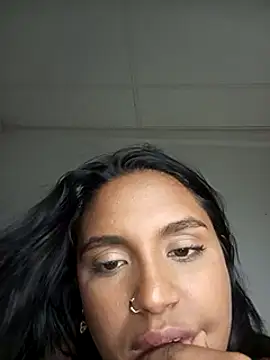 Snapshot of victoria_roussee chatting on 02/19/25, 03:49 victoria roussee online show from 02/19/25, 03:49