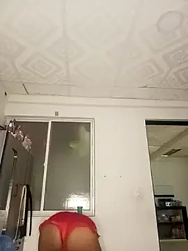 Snapshot of victoria_roussee chatting on 02/20/25, 12:25 victoria roussee online show from 02/20/25, 12:25