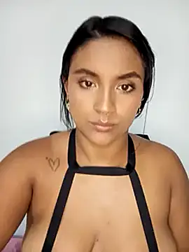 Snapshot of victoria_roussee chatting on 02/26/25, 03:21 victoria roussee online show from 02/26/25, 03:21