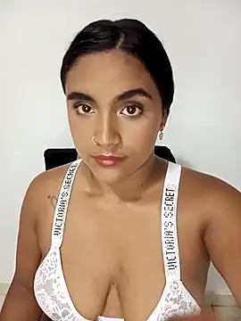 Snapshot of victoria_roussee chatting on 03/02/25, 07:43 victoria roussee online show from 03/02/25, 07:43