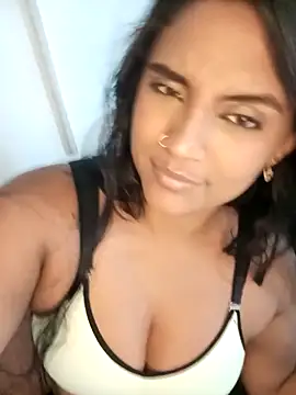 Snapshot of victoria_roussee chatting on 03/08/25, 09:17 victoria roussee online show from 03/08/25, 09:17