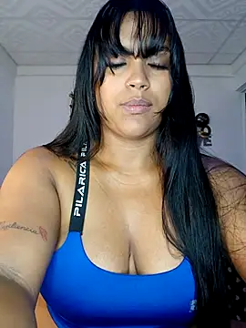 Snapshot of victoria_roussee chatting on 11/07/25, 10:15 victoria roussee online show from 11/07/25, 10:15