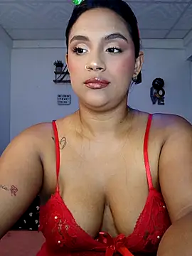 Snapshot of victoria_roussee chatting on 12/18/25, 06:08 victoria roussee online show from 12/18/25, 06:08