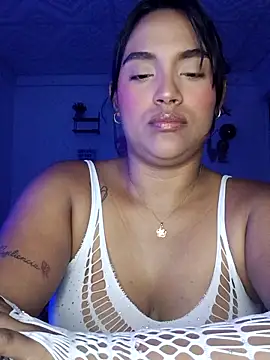 Snapshot of victoria_roussee chatting on 02/05/26, 05:45 victoria roussee online show from 02/05/26, 05:45