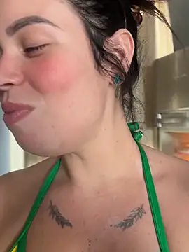 Snapshot of segb chatting on 10/16/25, 05:36 segb online show from 10/16/25, 05:36