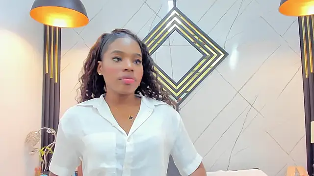 Snapshot of EmilyDiaaz chatting on 03/06/25, 04:28 EmilyDiaaz online show from 03/06/25, 04:28