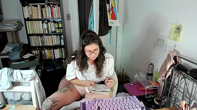 Rosiee69  online show from 11/26/25, 09:16