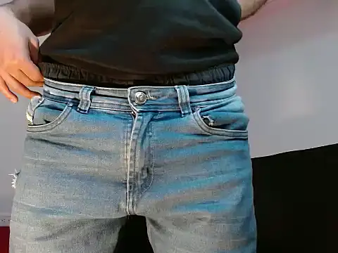 Snapshot of AngelHil chatting on 11/27/25, 02:46 AngelHil online show from 11/27/25, 02:46