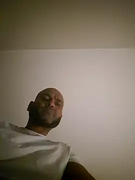 Snapshot of Mrnutella chatting on 03/05/25, 05:29 Mrnutella online show from 03/05/25, 05:29