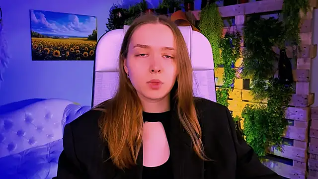 JenniferGraces online show from 10/28/25, 08:40